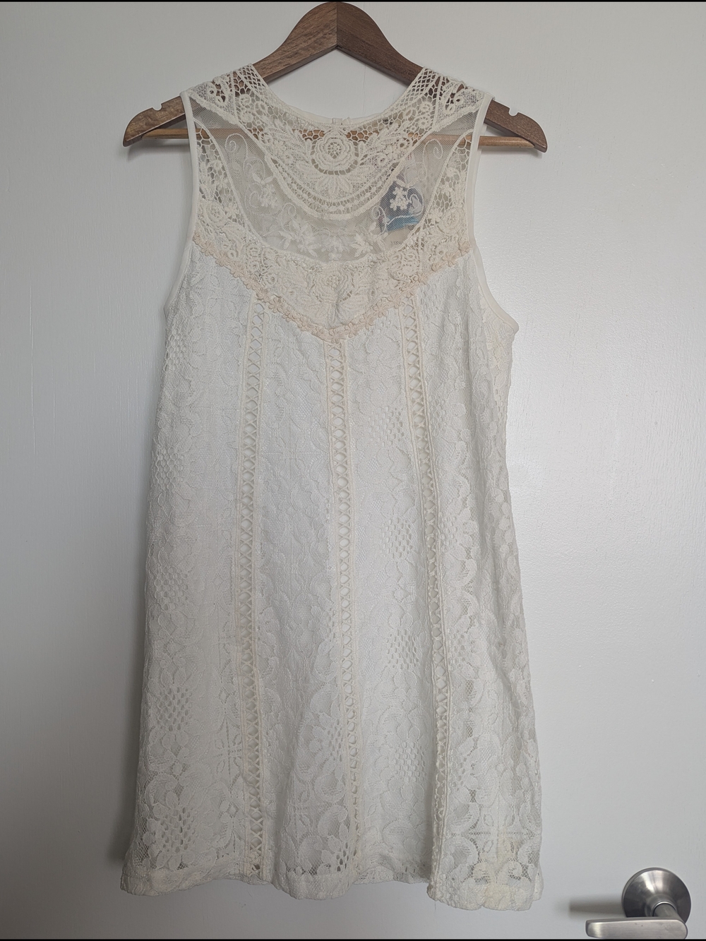 NWT Entro Anthro Style Ivory/White Lace Boho Dress with Crochet Neckline - Small